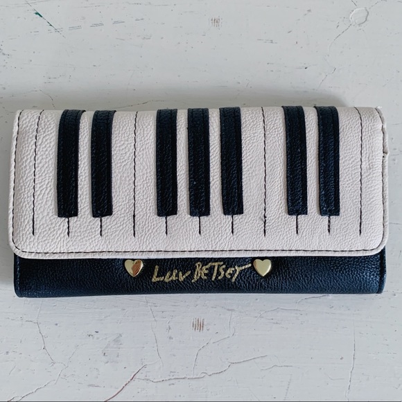betsey johnson piano purse